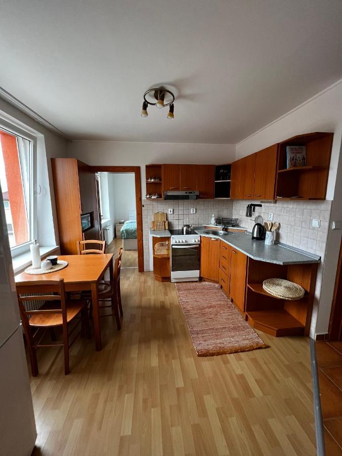 Apartman Mw Leilighet Poprad Eksteriør bilde