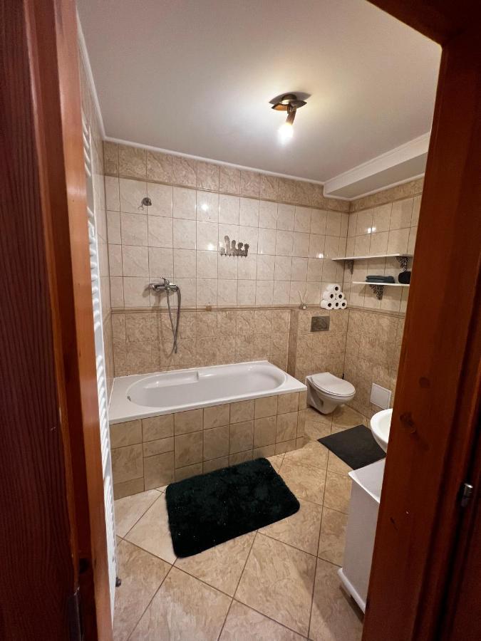 Apartman Mw Leilighet Poprad Eksteriør bilde